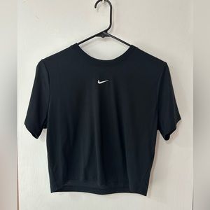 Nike Women’s Slim Cropped T-Shirt Size L